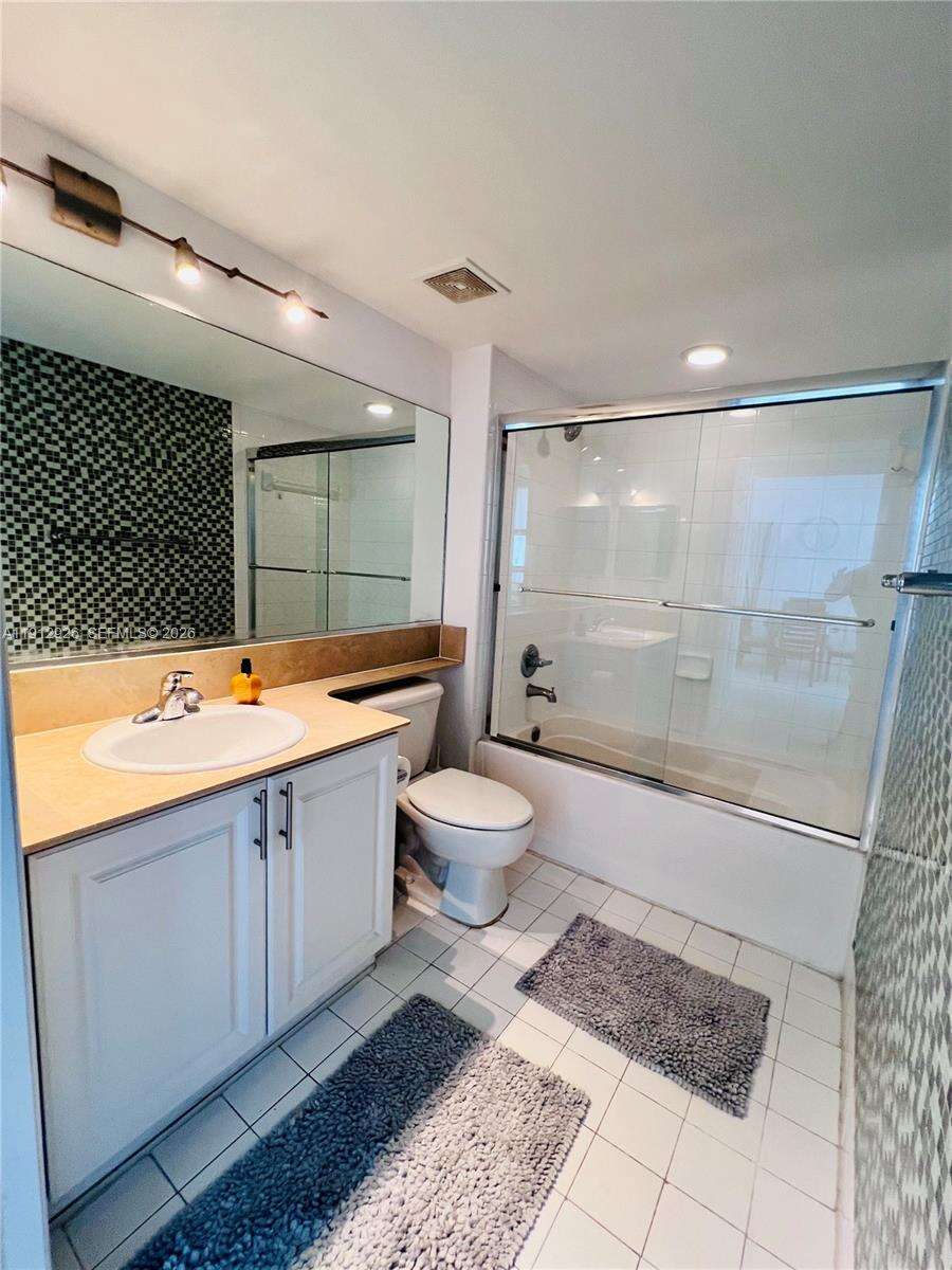 The Mark On Brickell at 1155 Brickell Bay Dr, Miami, FL 33131 - For Rent photo 13