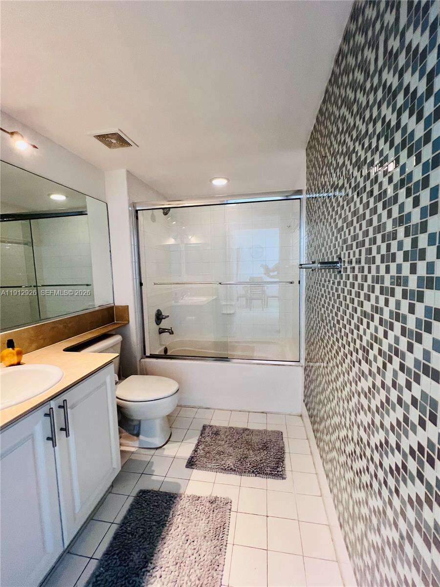 The Mark On Brickell at 1155 Brickell Bay Dr, Miami, FL 33131 - For Rent photo 14