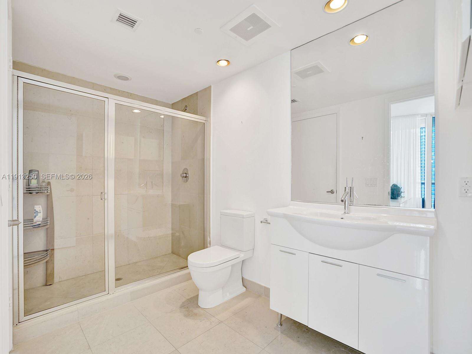 Icon Brickell 2 at 495 Brickell Ave, Miami, FL 33131 - For Rent photo 15