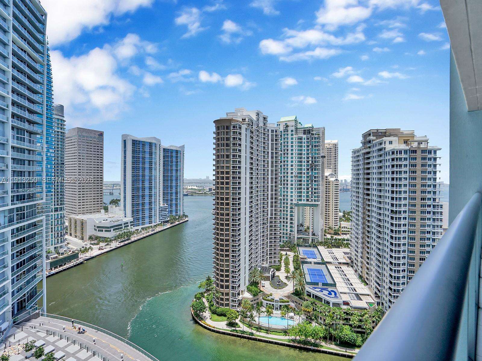Icon Brickell 2 at 495 Brickell Ave, Miami, FL 33131 - For Rent photo 3