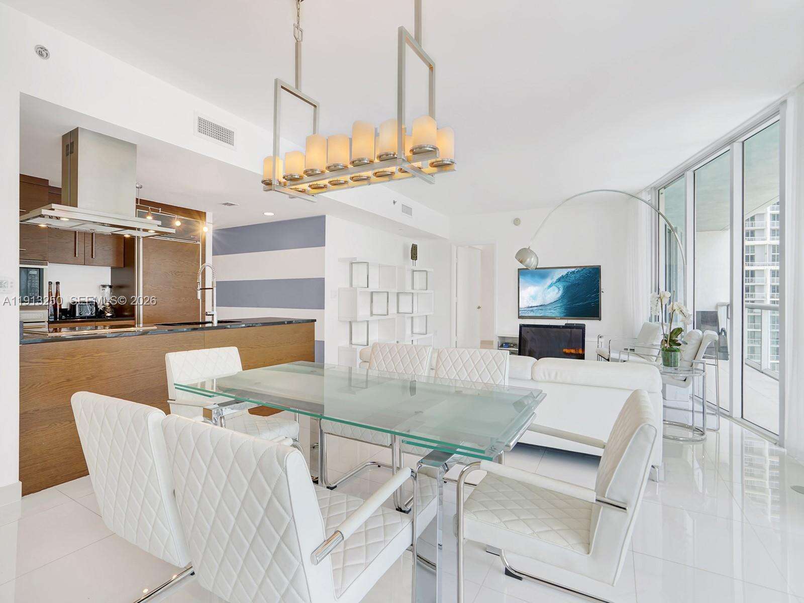 Icon Brickell 2 at 495 Brickell Ave, Miami, FL 33131 - For Rent photo 4