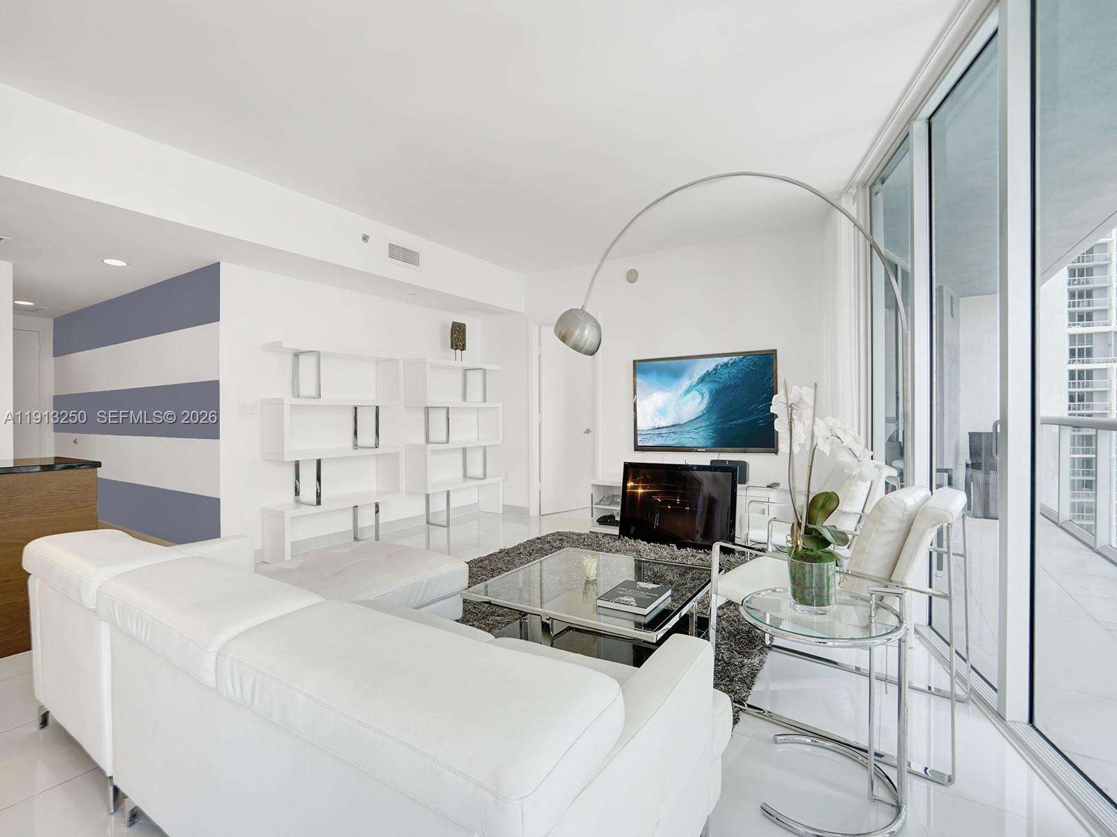 Icon Brickell 2 at 495 Brickell Ave, Miami, FL 33131 - For Rent photo 10