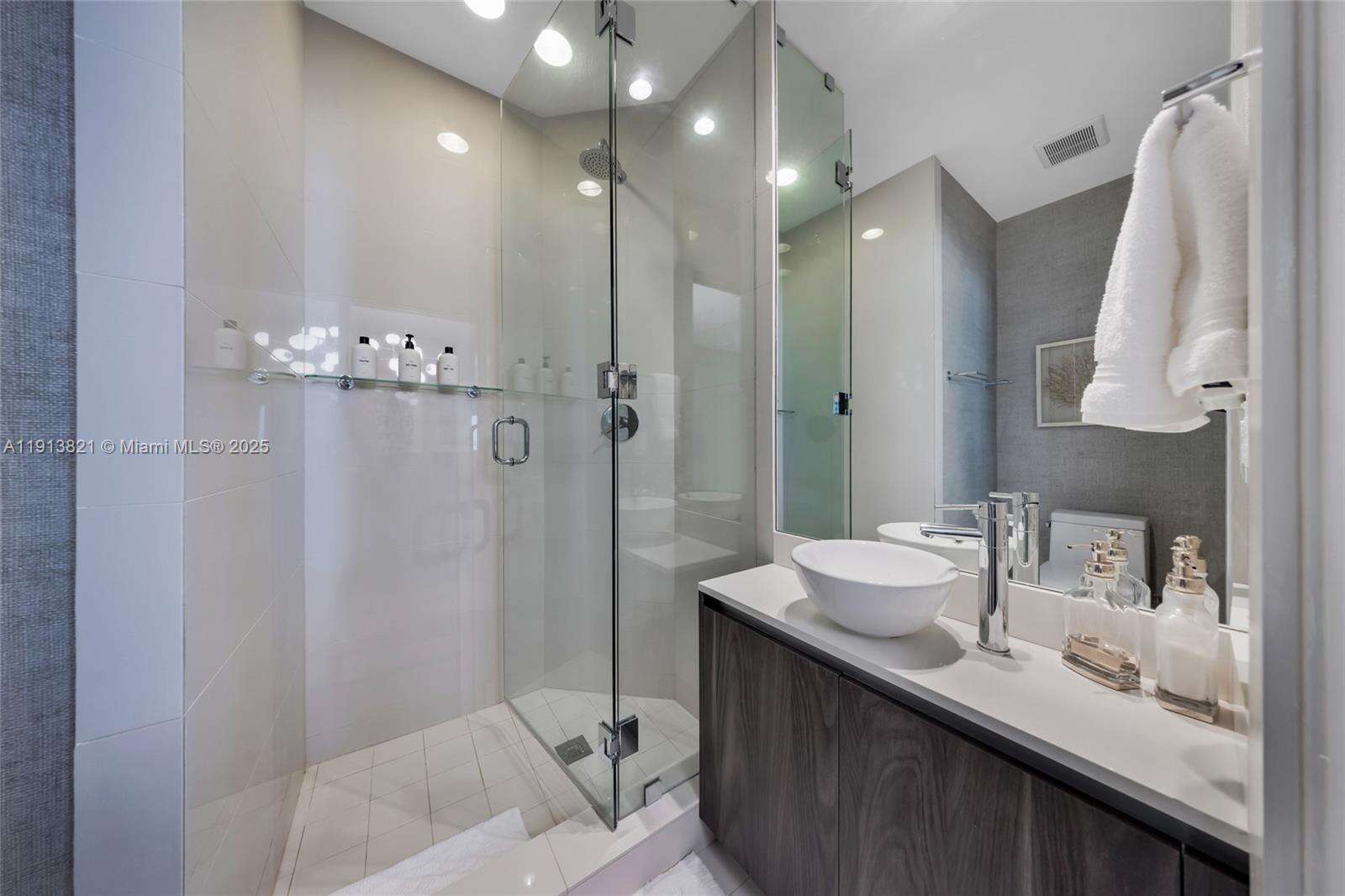 Gran Paraiso at 480 31 St, Miami, FL 33137 - For Rent photo 10