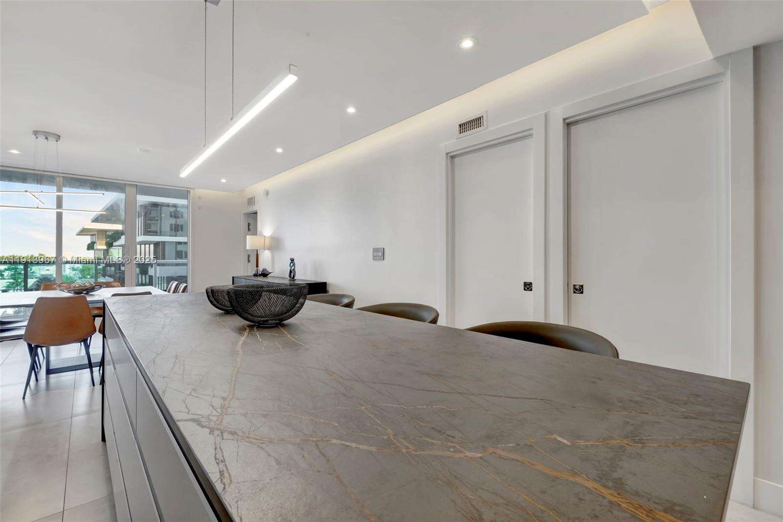 Roney Palace at 2301 Collins Ave, Miami Beach, FL 33139 - For Rent photo 15