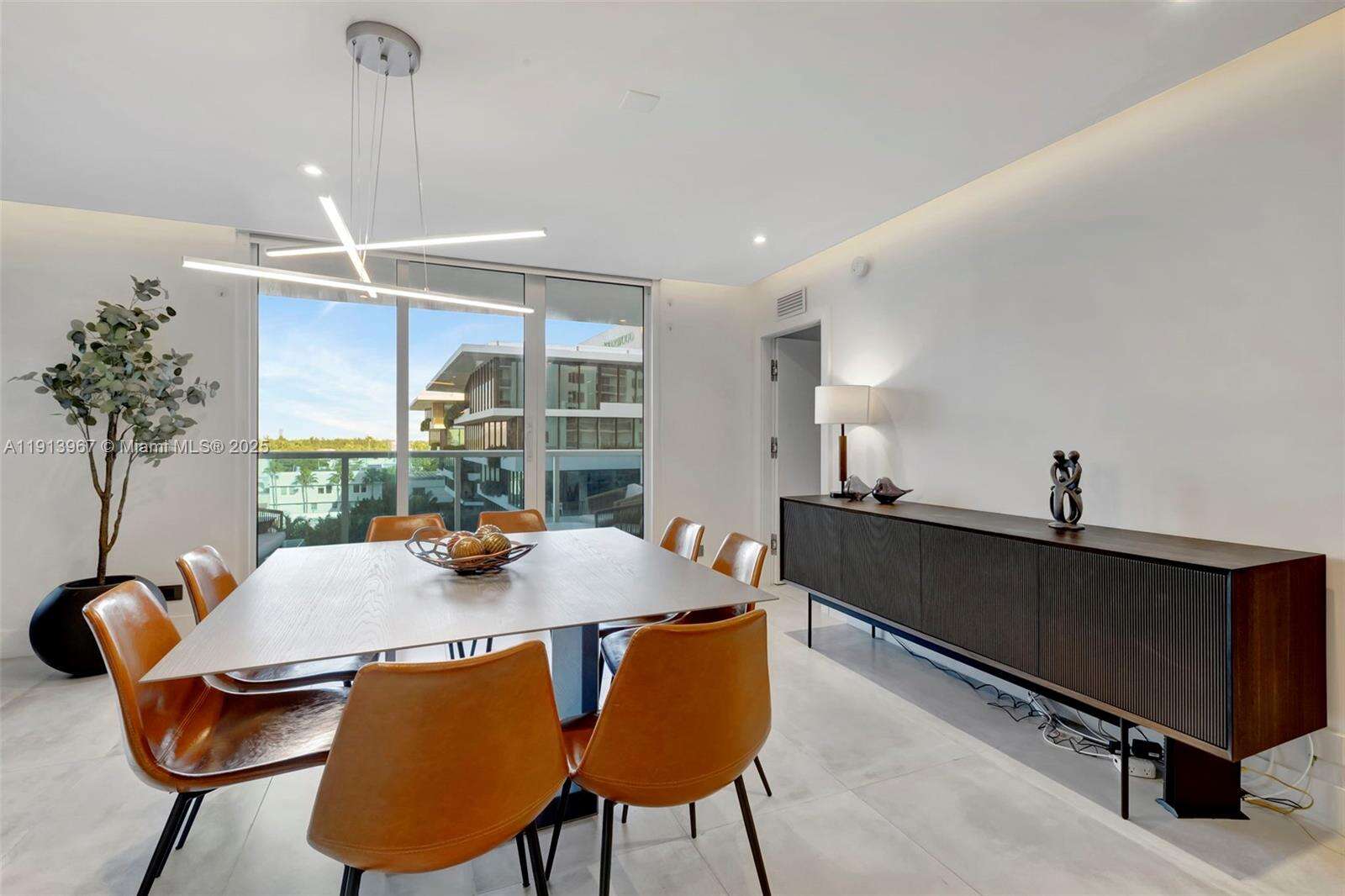 Roney Palace at 2301 Collins Ave, Miami Beach, FL 33139 - For Rent photo 42