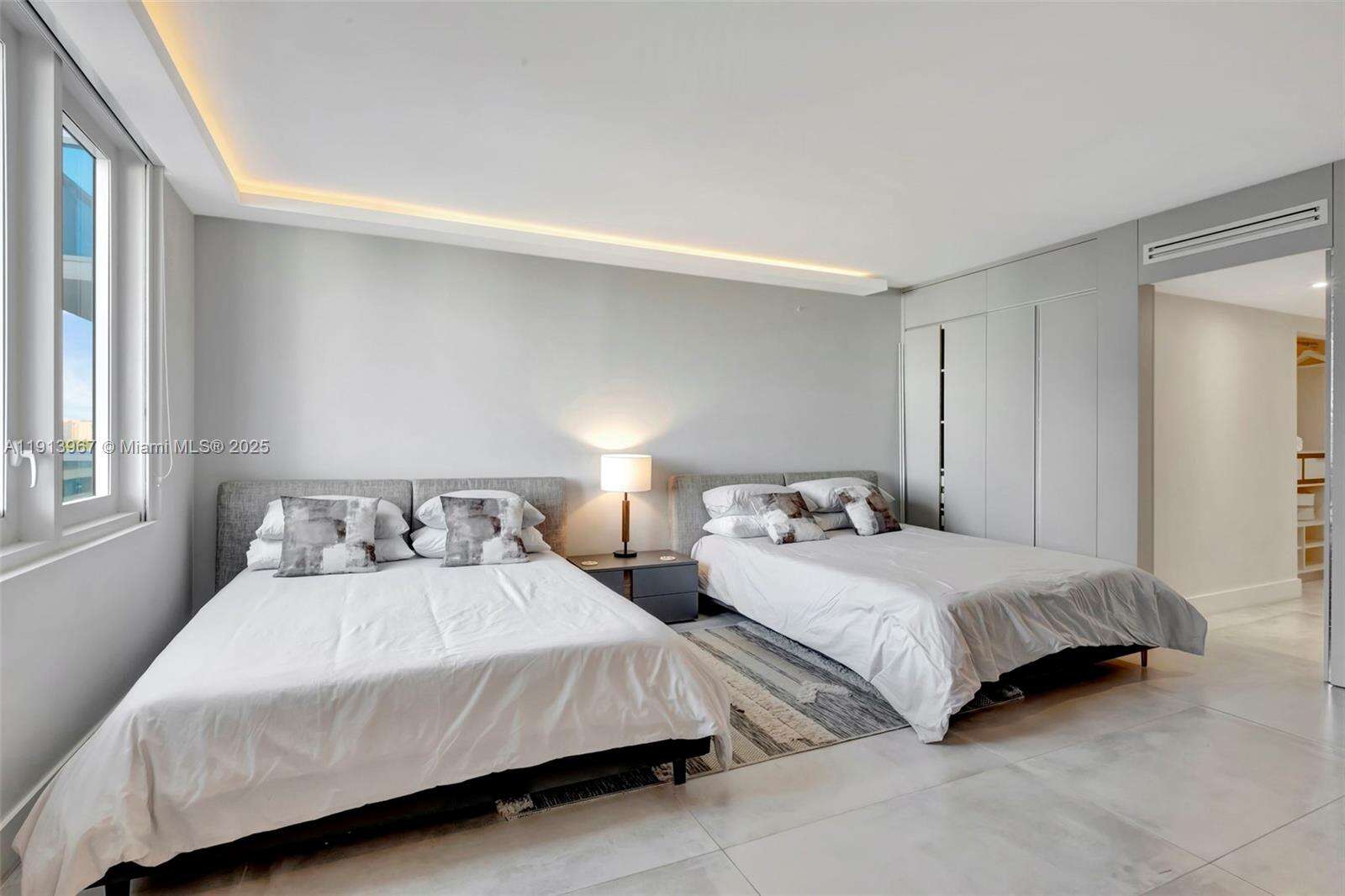 Roney Palace at 2301 Collins Ave, Miami Beach, FL 33139 - For Rent photo 10