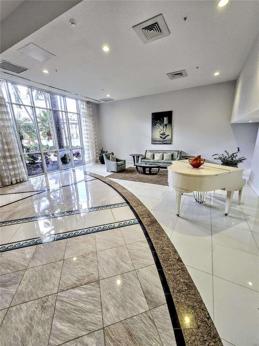 La Gorce Palace at 6301 Collins Ave, Miami Beach, FL 33141 - For Rent photo 32