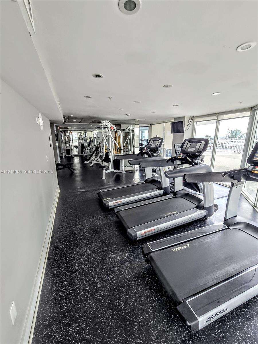 La Gorce Palace at 6301 Collins Ave, Miami Beach, FL 33141 - For Rent photo 34