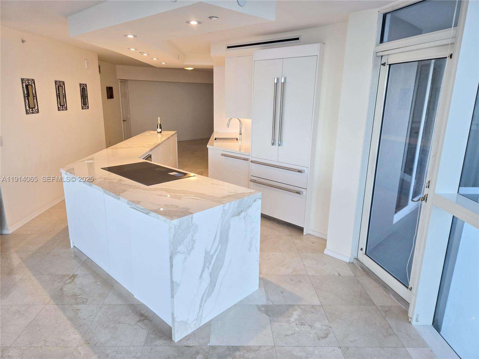 La Gorce Palace at 6301 Collins Ave, Miami Beach, FL 33141 - For Rent photo 8