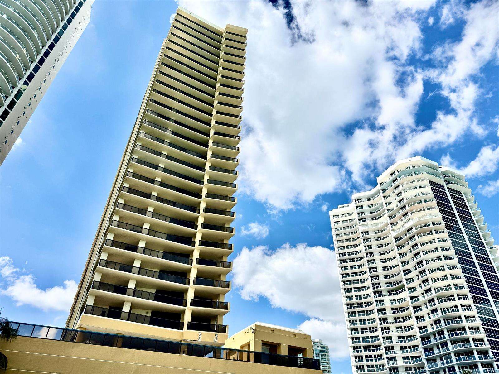 Sayan at 16275 Collins, Sunny Isles Beach, FL 33160 - For Rent photo 22