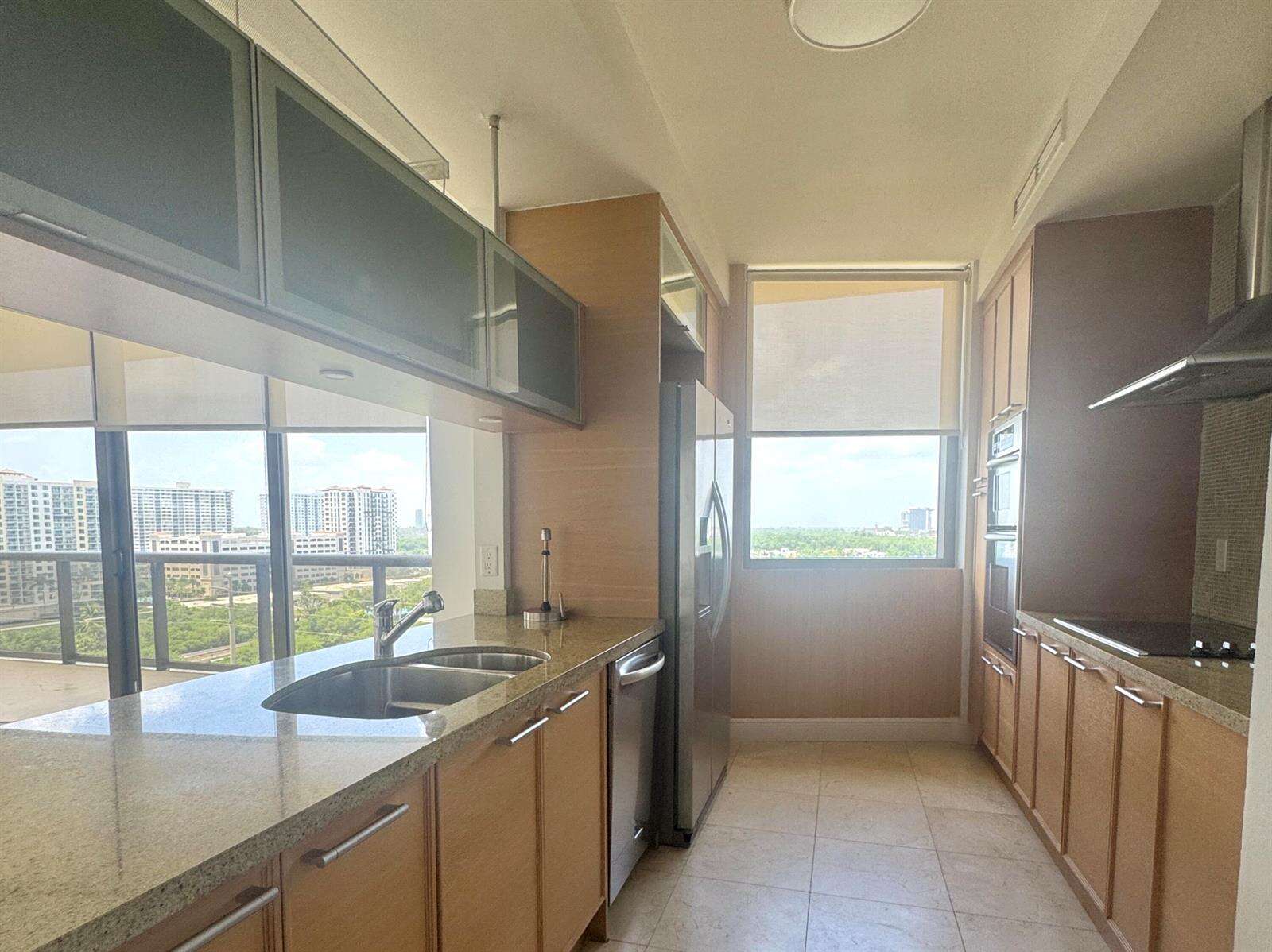 Sayan at 16275 Collins, Sunny Isles Beach, FL 33160 - For Rent photo 7