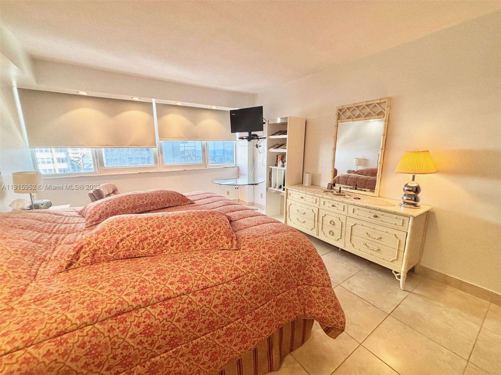 Parker Plaza at 2030 Ocean Dr, Hallandale Beach, FL 33009 - For Rent photo 14