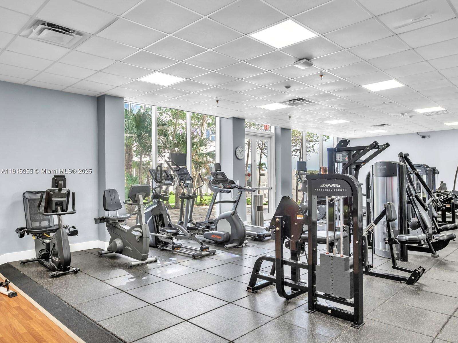 Parker Plaza at 2030 Ocean Dr, Hallandale Beach, FL 33009 - For Rent photo 20