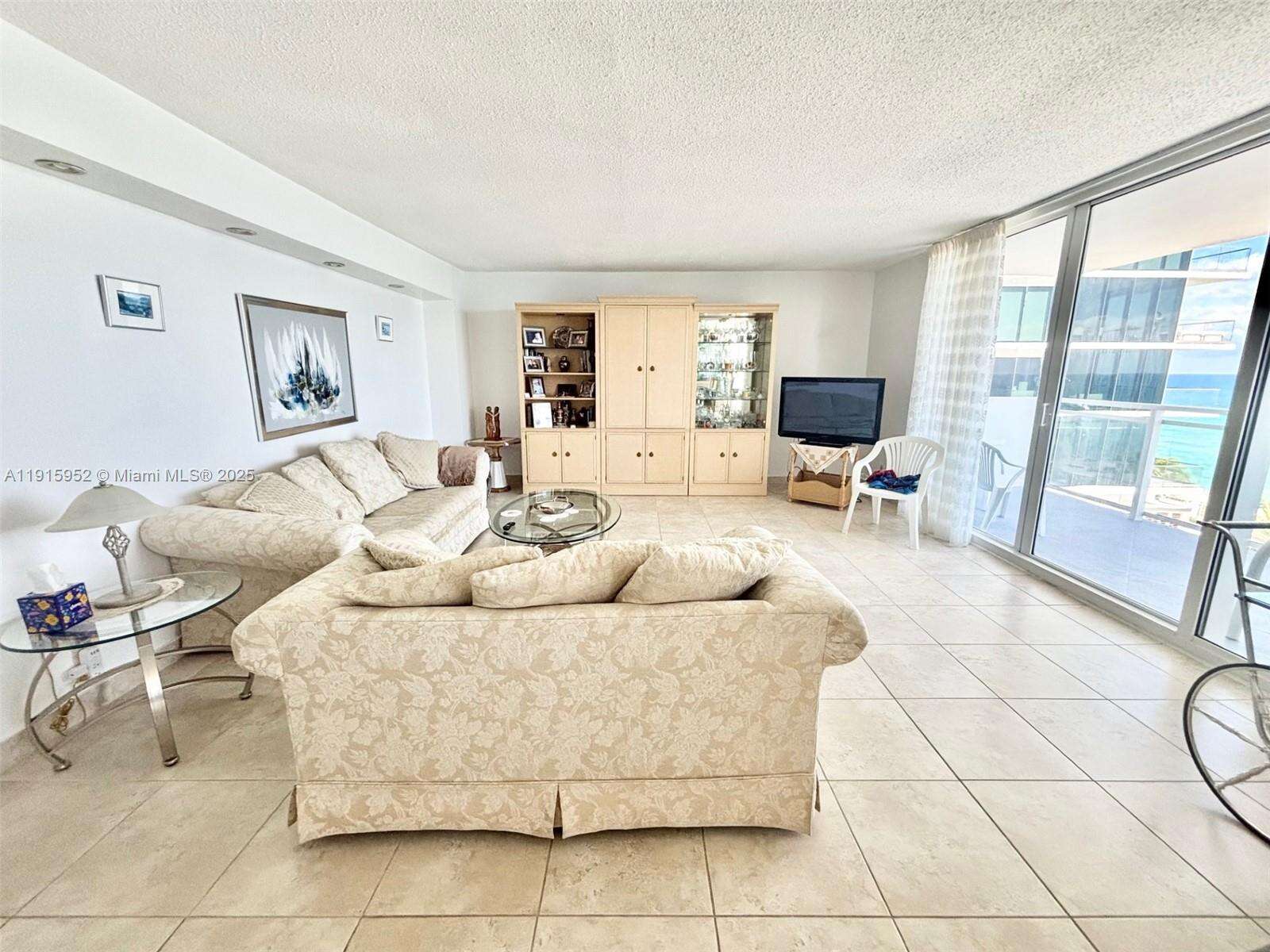 Parker Plaza at 2030 Ocean Dr, Hallandale Beach, FL 33009 - For Rent photo 7