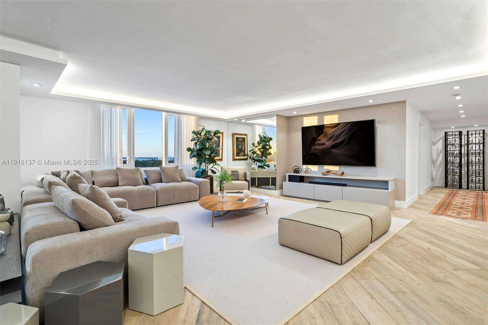 Roney Palace at 2301 Collins Ave, Miami Beach, FL 33139 - For Rent photo 1