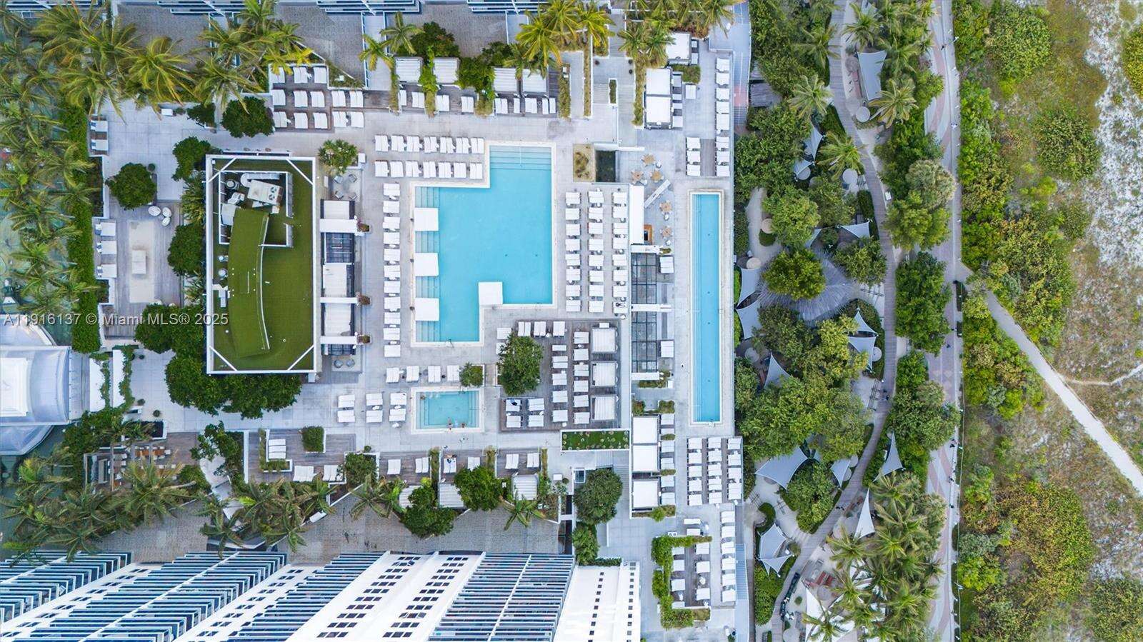 Roney Palace at 2301 Collins Ave, Miami Beach, FL 33139 - For Rent photo 3