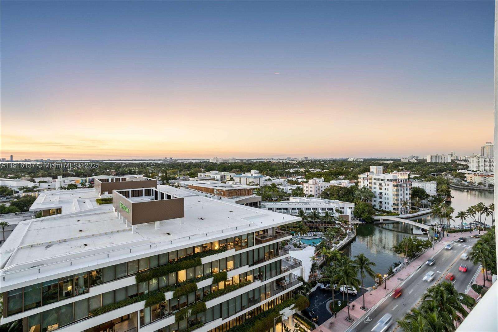 Roney Palace at 2301 Collins Ave, Miami Beach, FL 33139 - For Rent photo 23