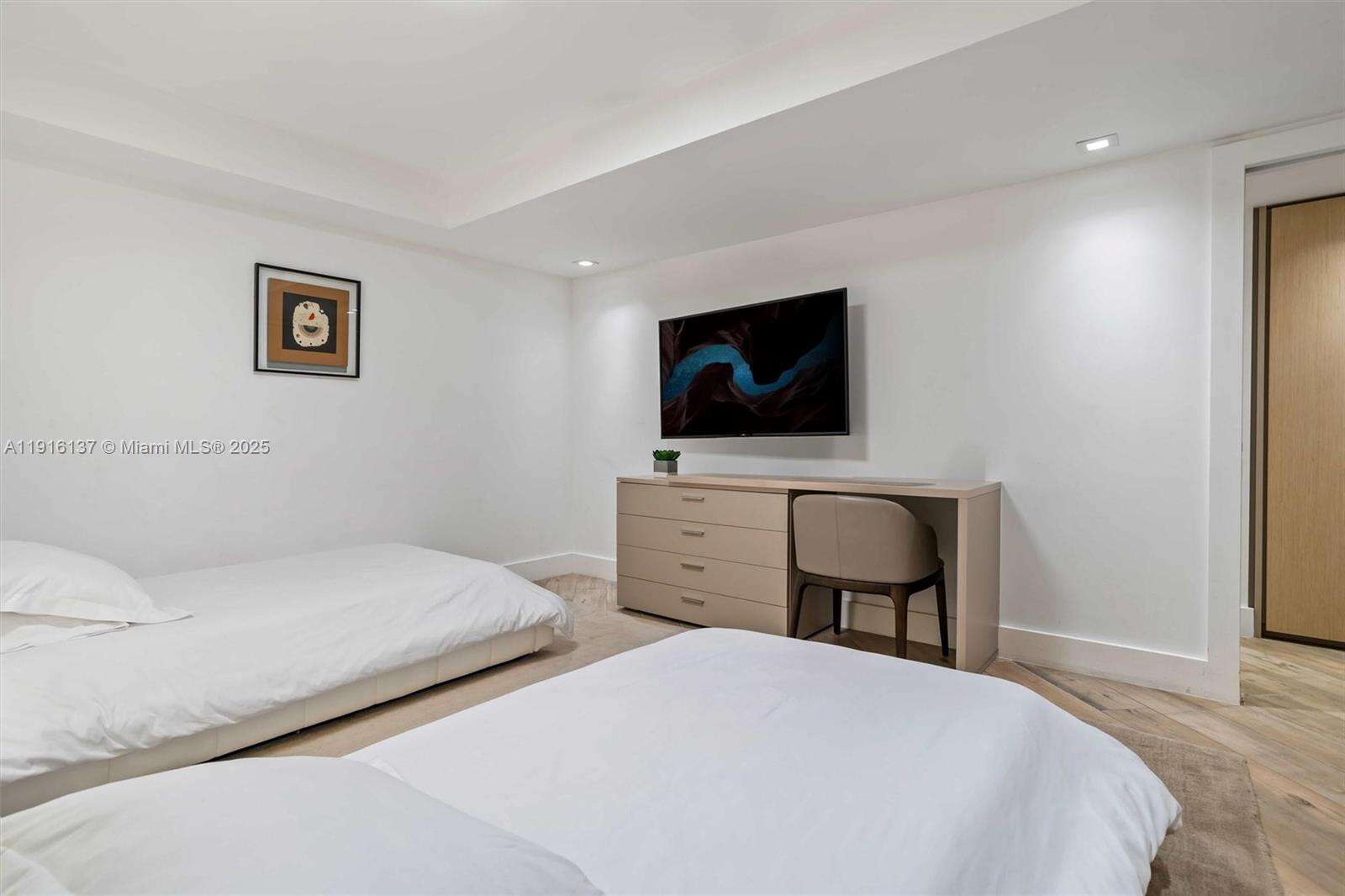 Roney Palace at 2301 Collins Ave, Miami Beach, FL 33139 - For Rent photo 28