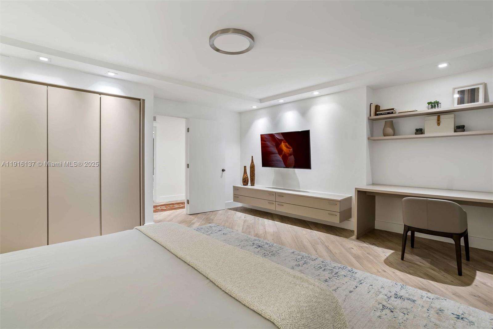 Roney Palace at 2301 Collins Ave, Miami Beach, FL 33139 - For Rent photo 31