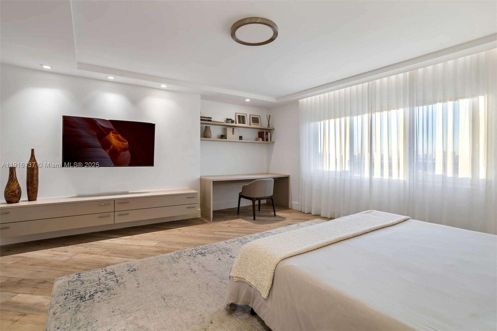 Roney Palace at 2301 Collins Ave, Miami Beach, FL 33139 - For Rent photo 33