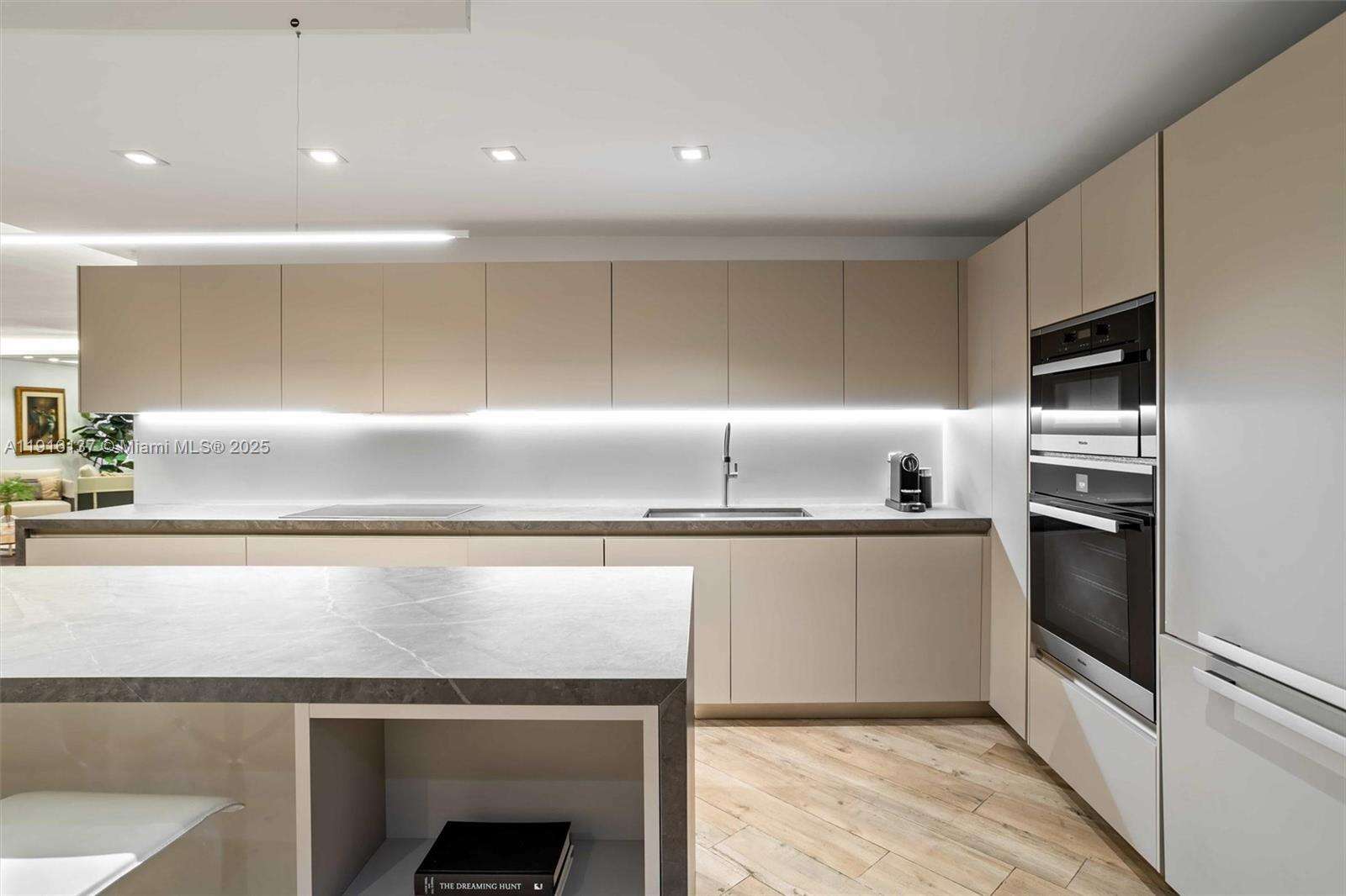 Roney Palace at 2301 Collins Ave, Miami Beach, FL 33139 - For Rent photo 40