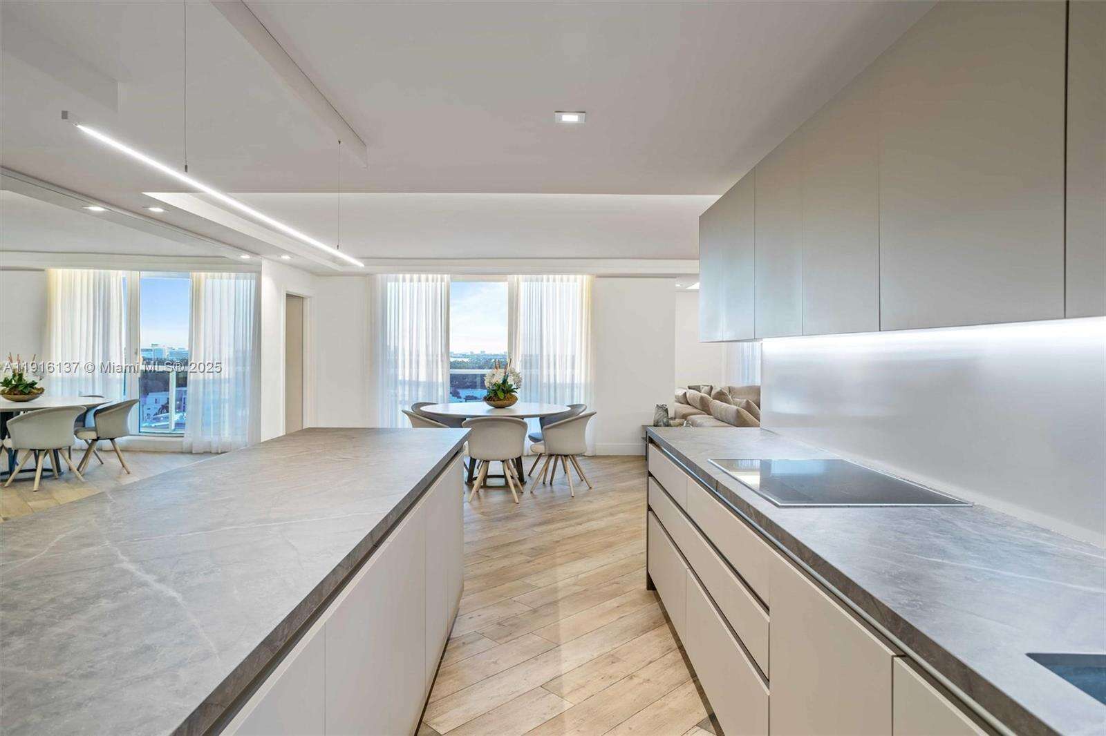 Roney Palace at 2301 Collins Ave, Miami Beach, FL 33139 - For Rent photo 41