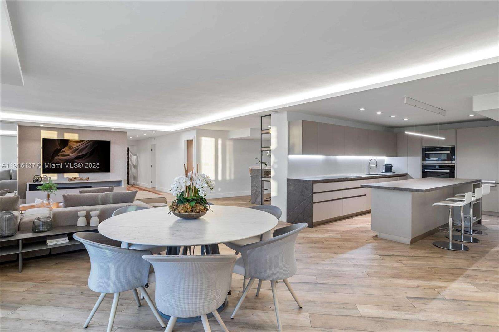 Roney Palace at 2301 Collins Ave, Miami Beach, FL 33139 - For Rent photo 53