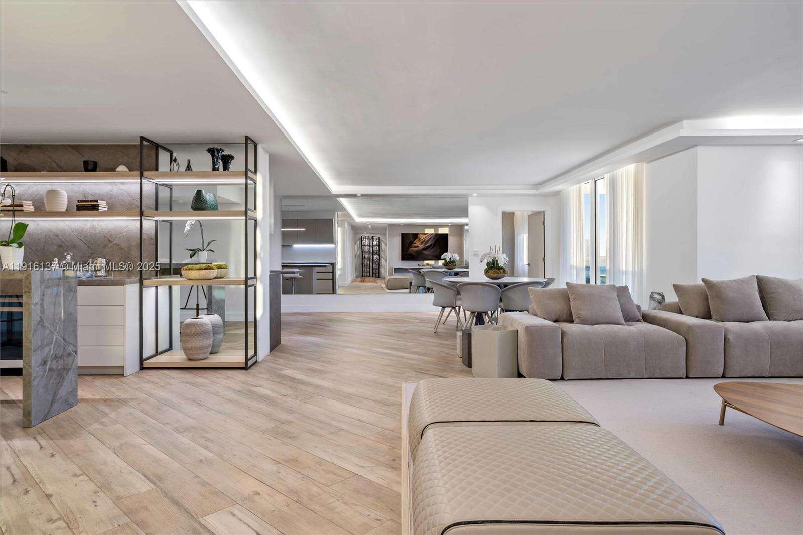 Roney Palace at 2301 Collins Ave, Miami Beach, FL 33139 - For Rent photo 54