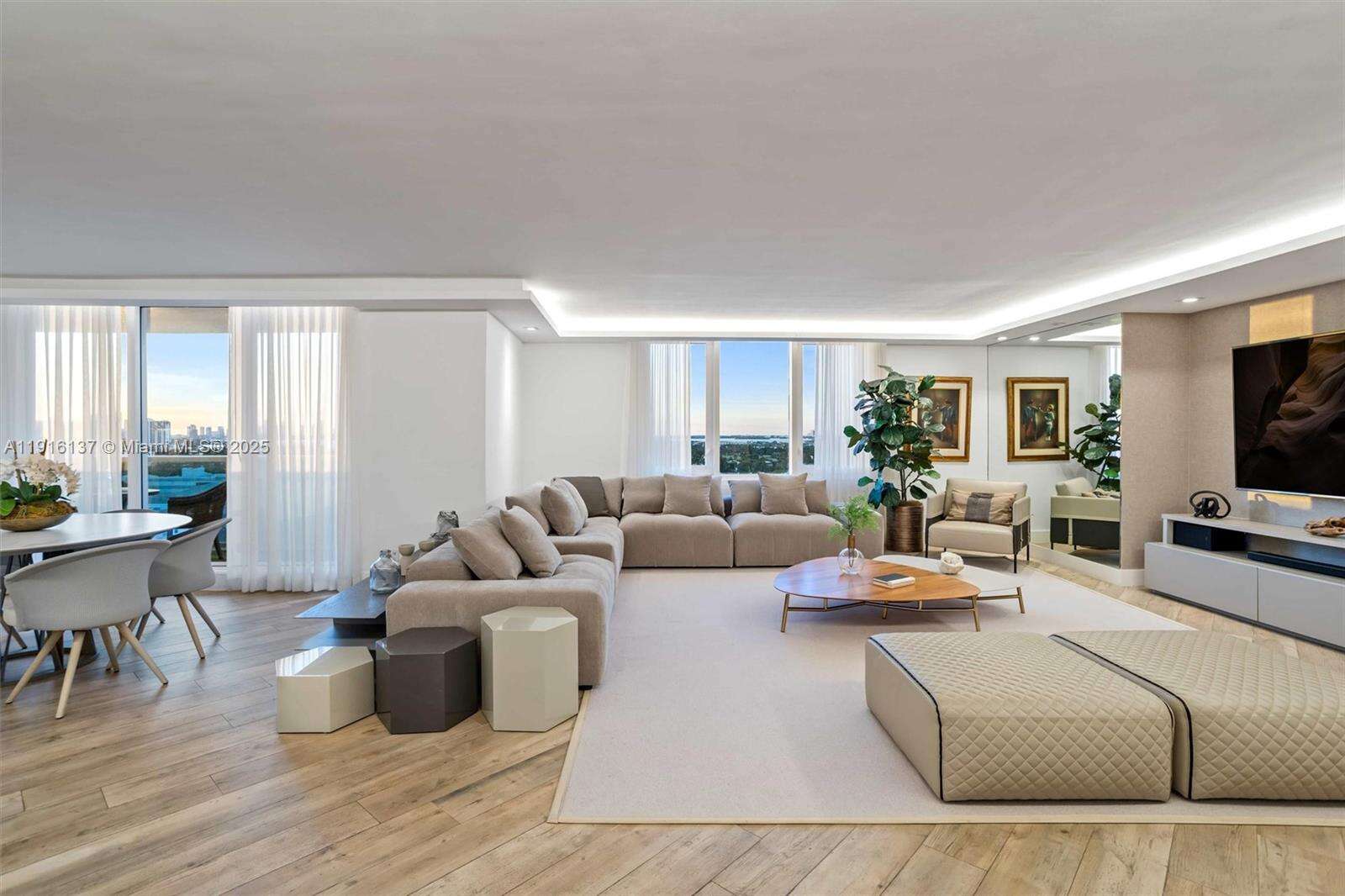 Roney Palace at 2301 Collins Ave, Miami Beach, FL 33139 - For Rent photo 55