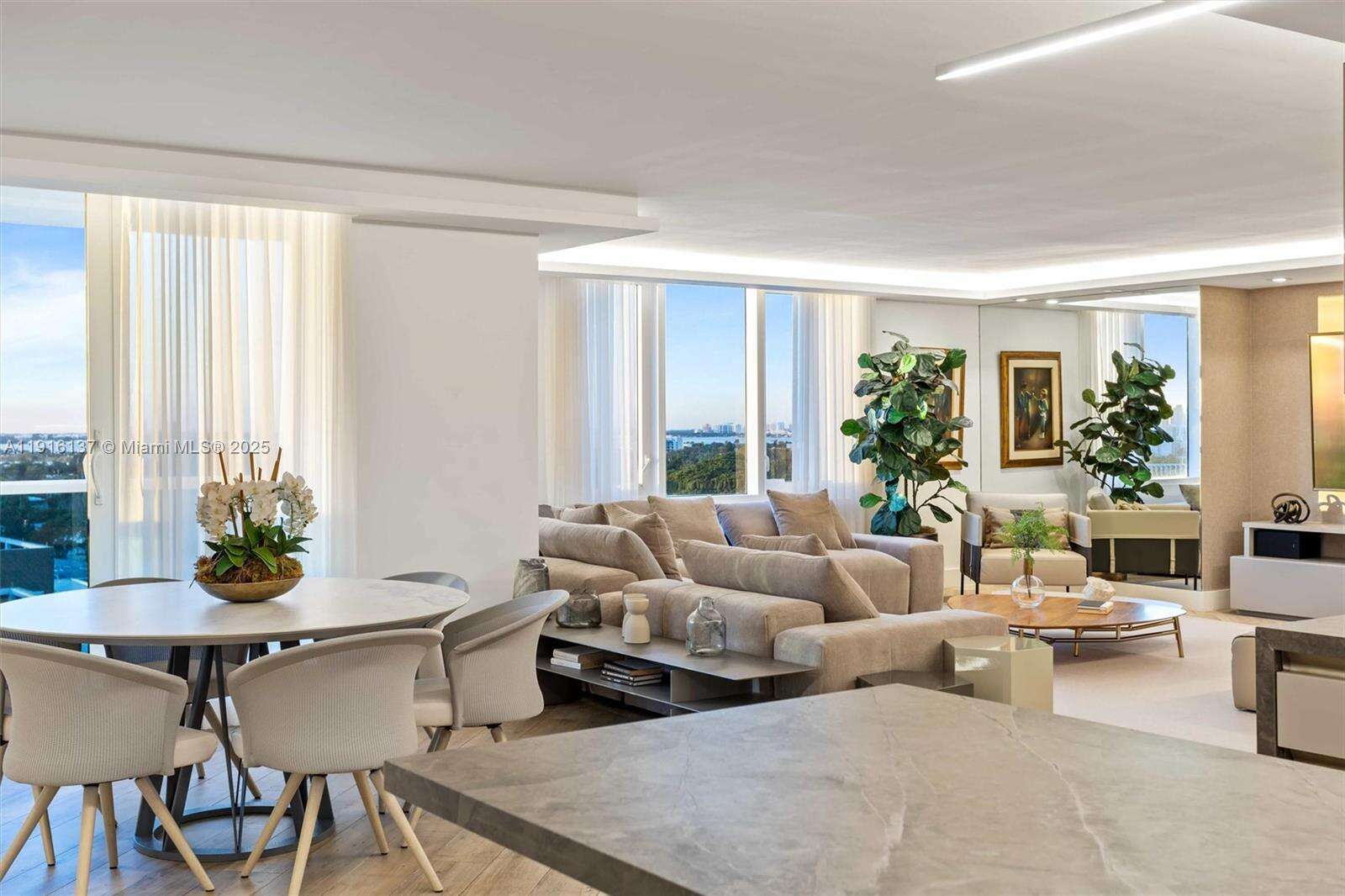 Roney Palace at 2301 Collins Ave, Miami Beach, FL 33139 - For Rent photo 60