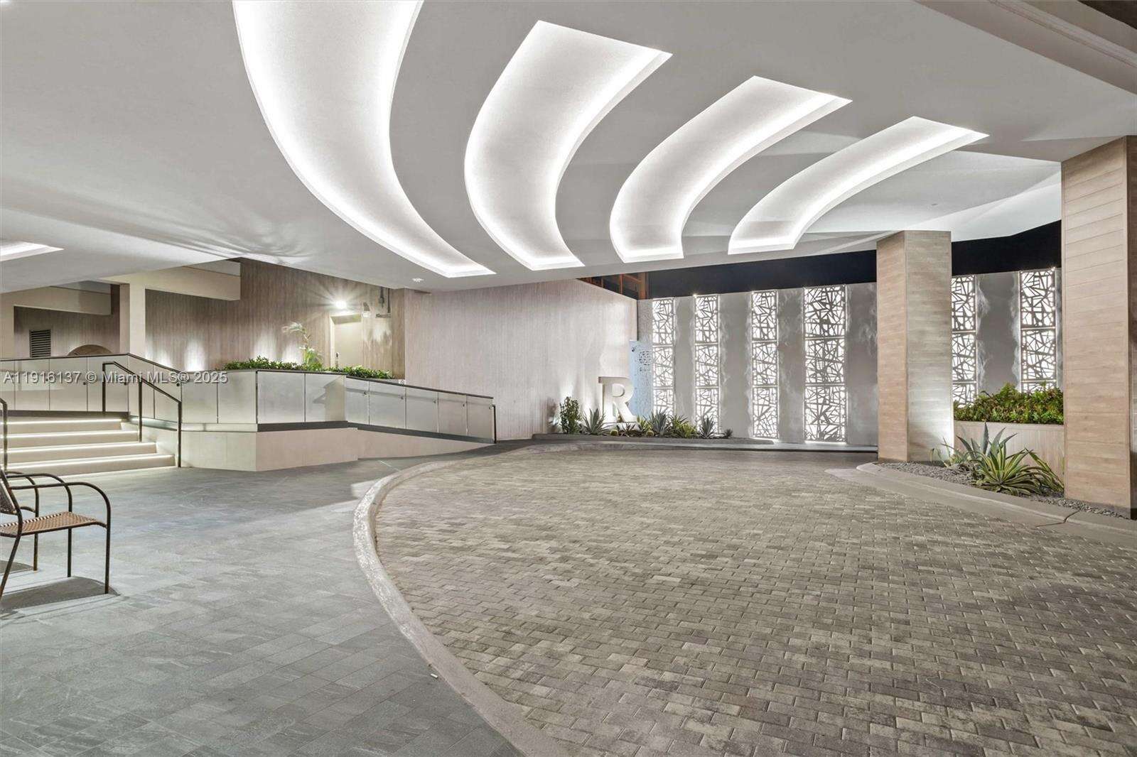 Roney Palace at 2301 Collins Ave, Miami Beach, FL 33139 - For Rent photo 9