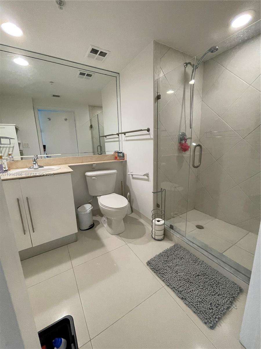 One Miami East at 335 Biscayne Blvd, Miami, FL 33131 - For Rent photo 11