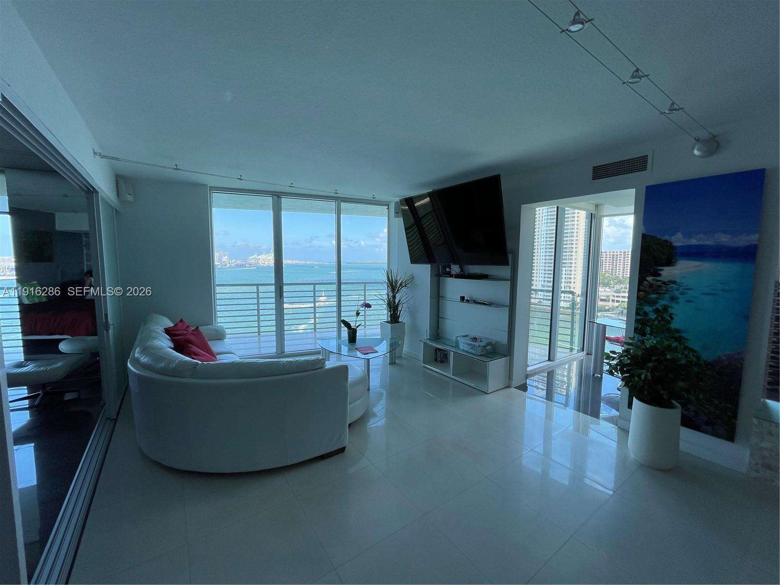 One Miami East at 335 Biscayne Blvd, Miami, FL 33131 - For Rent photo 4