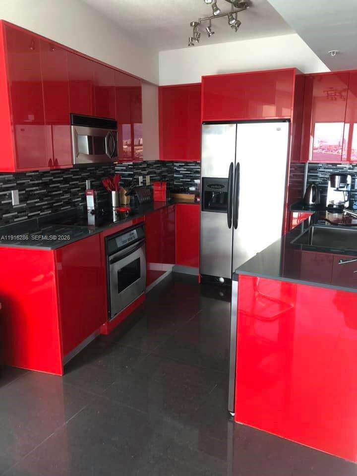 One Miami East at 335 Biscayne Blvd, Miami, FL 33131 - For Rent photo 5