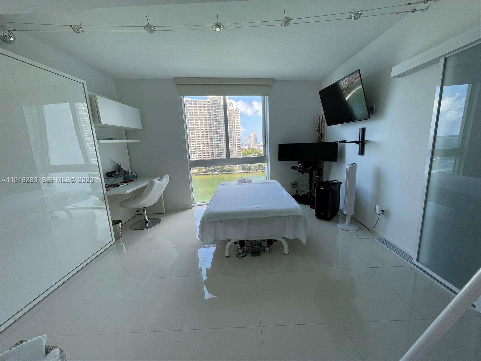 One Miami East at 335 Biscayne Blvd, Miami, FL 33131 - For Rent photo 10