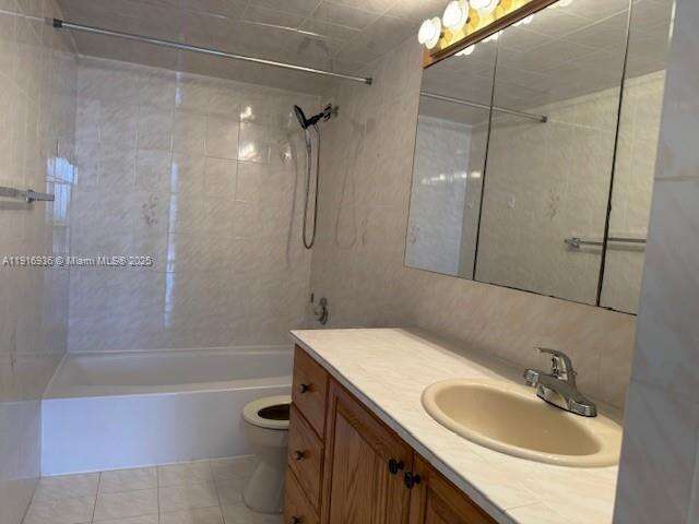 The Carriage House at 5401 Collins Ave, Miami Beach, FL 33140 - For Rent photo 32