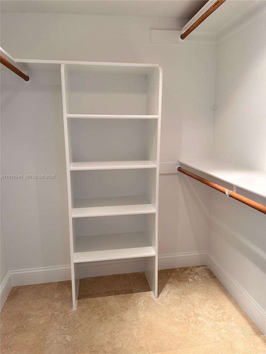 Brickell Bay Club at 2333 Brickell Ave, Miami, FL 33129 - For Rent photo 15