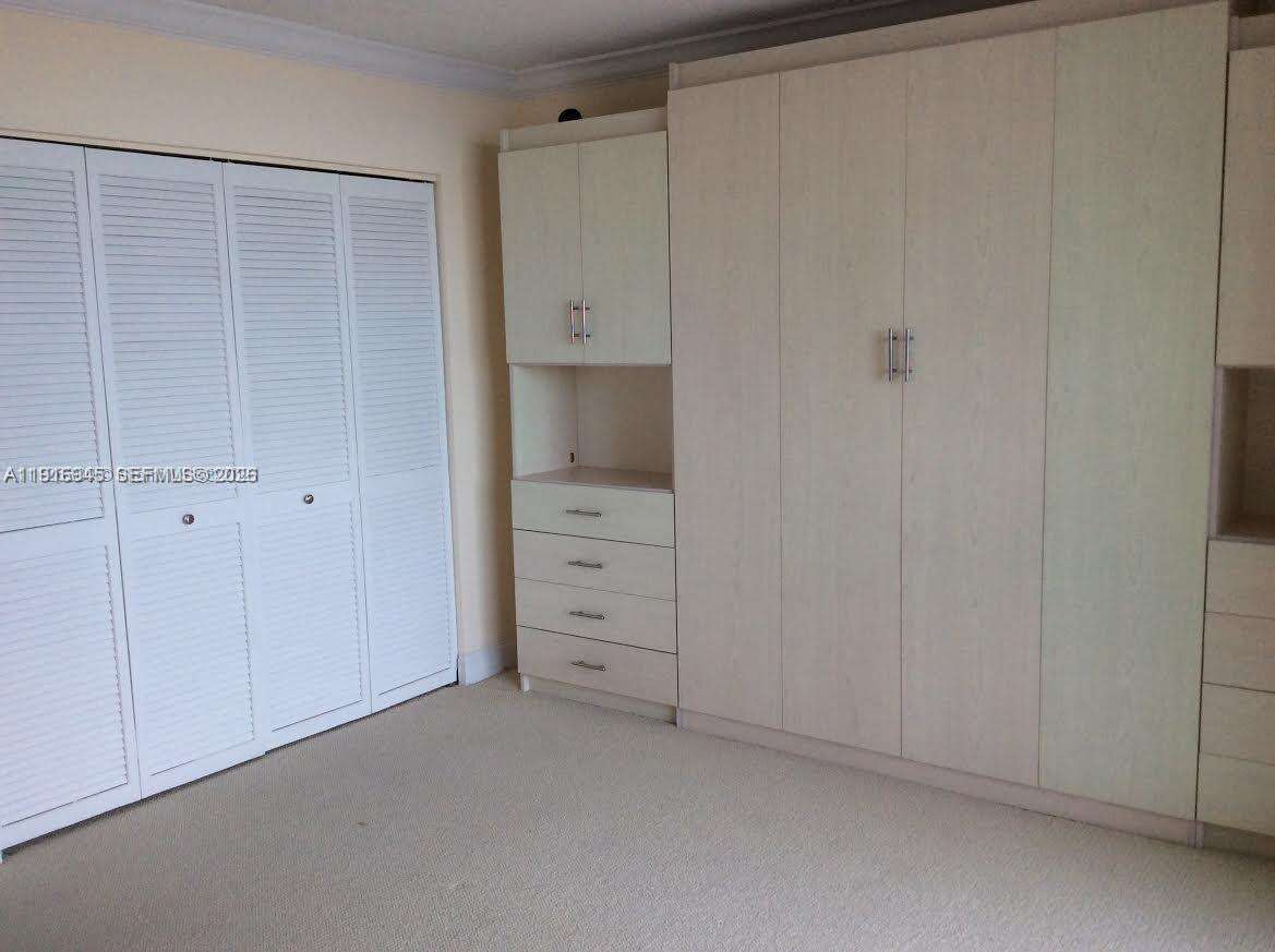 Brickell Bay Club at 2333 Brickell Ave, Miami, FL 33129 - For Rent photo 20