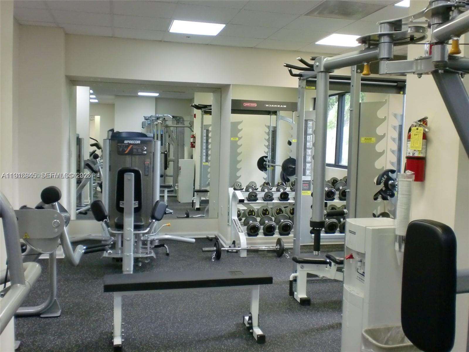 Brickell Bay Club at 2333 Brickell Ave, Miami, FL 33129 - For Rent photo 28