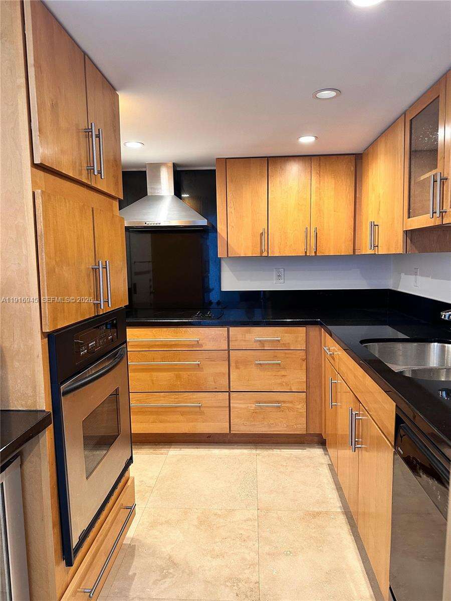 Brickell Bay Club at 2333 Brickell Ave, Miami, FL 33129 - For Rent photo 4
