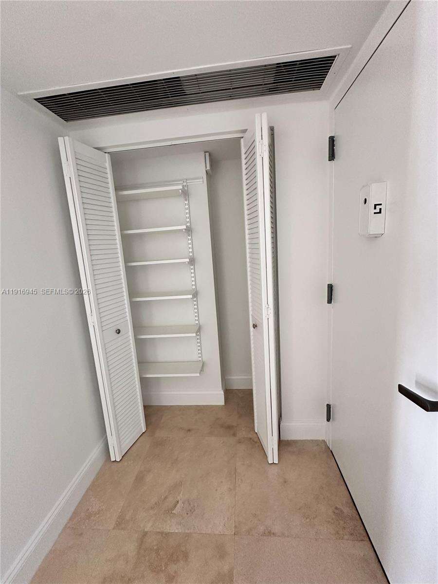 Brickell Bay Club at 2333 Brickell Ave, Miami, FL 33129 - For Rent photo 7