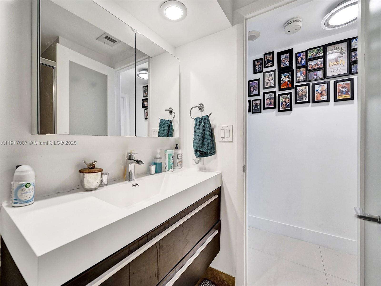 Hamptons West at 20281 Country Club Dr, Aventura, FL 33180 - For Rent photo 53