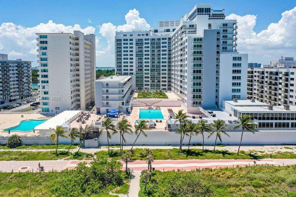 The Carriage House at 5401 Collins Ave, Miami Beach, FL 33140 - For Rent photo 2