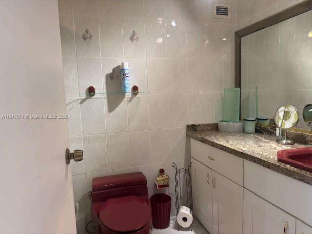 The Carriage House at 5401 Collins Ave, Miami Beach, FL 33140 - For Rent photo 17