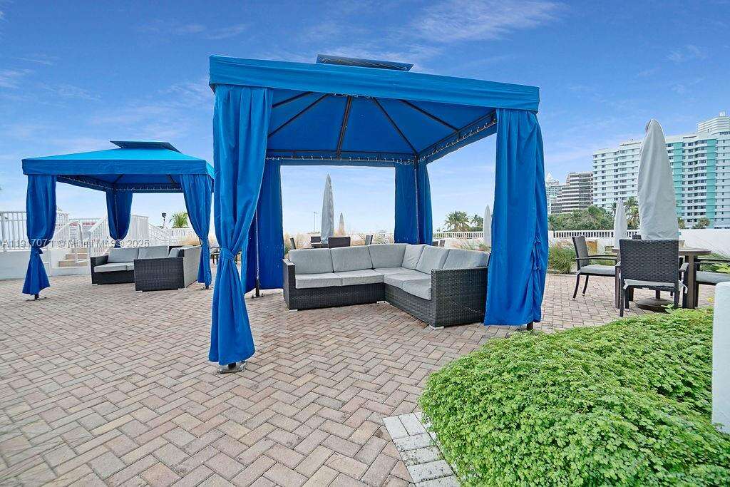 The Carriage House at 5401 Collins Ave, Miami Beach, FL 33140 - For Rent photo 9