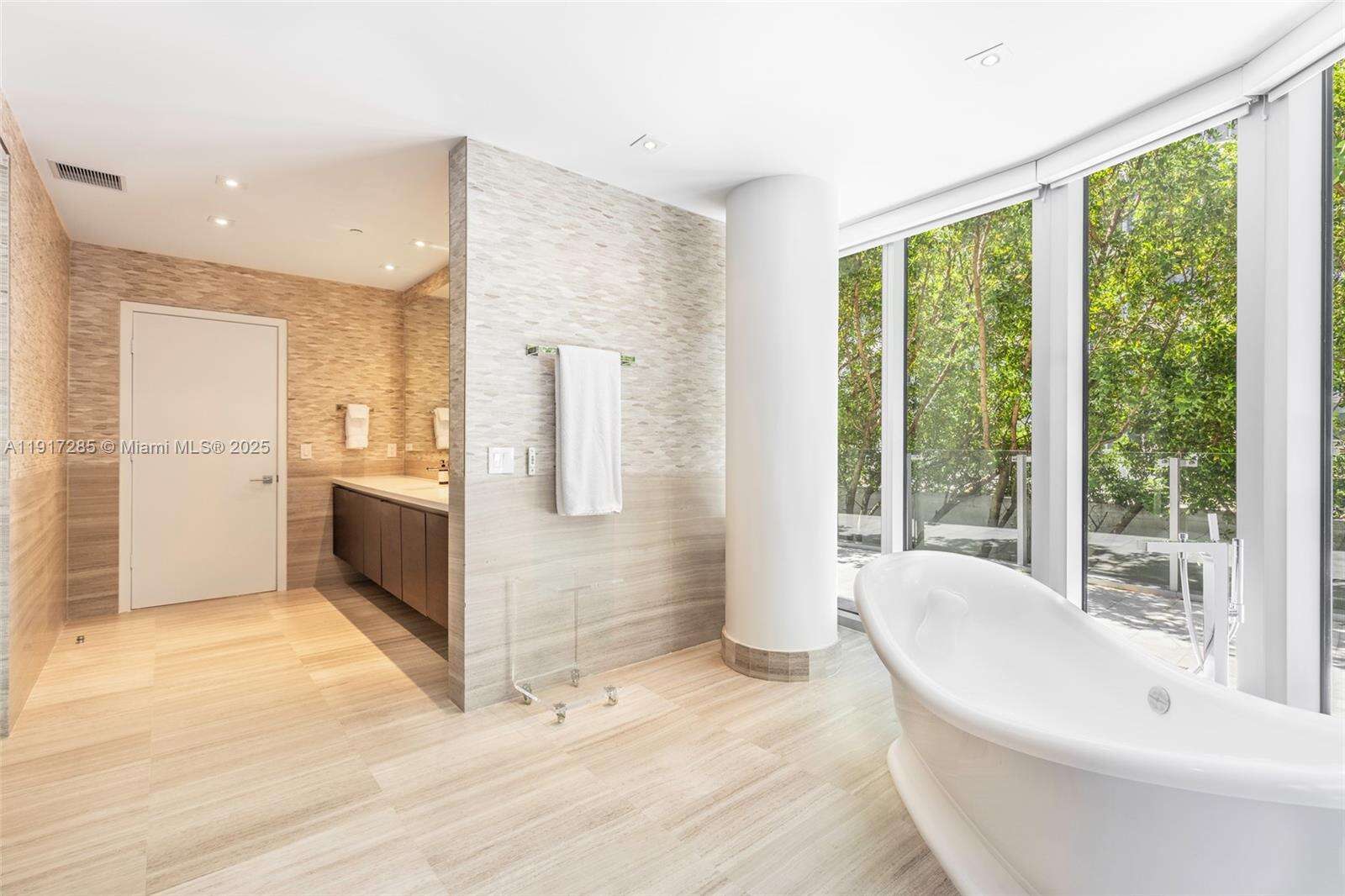 One Ocean at 1 Collins Ave, Miami Beach, FL 33139 - For Rent photo 23