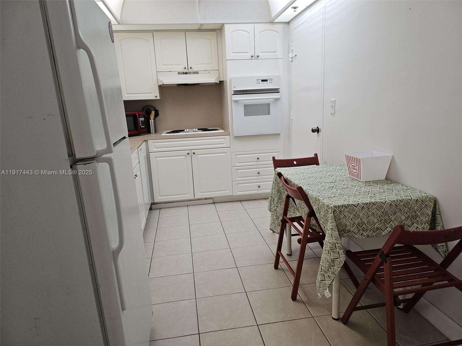 Sian Ocean Residences at 4001 Ocean Dr, Hollywood, FL 33019 - For Rent photo 3