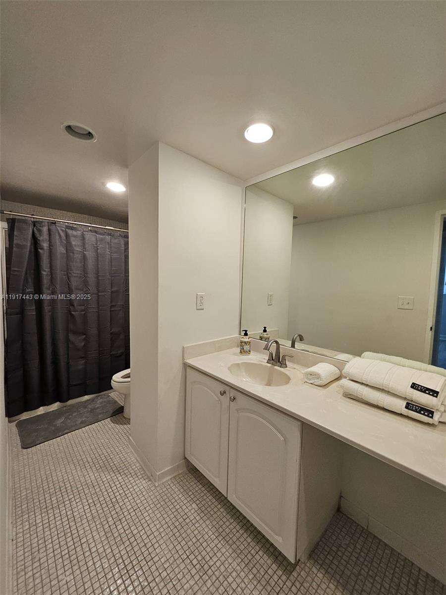 Sian Ocean Residences at 4001 Ocean Dr, Hollywood, FL 33019 - For Rent photo 8