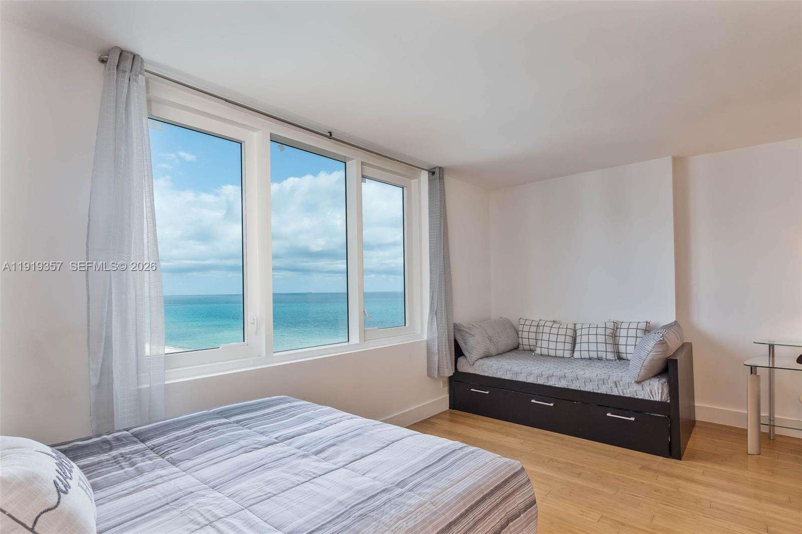 Roney Palace at 2301 Collins Ave, Miami Beach, FL 33139 - For Rent photo 2