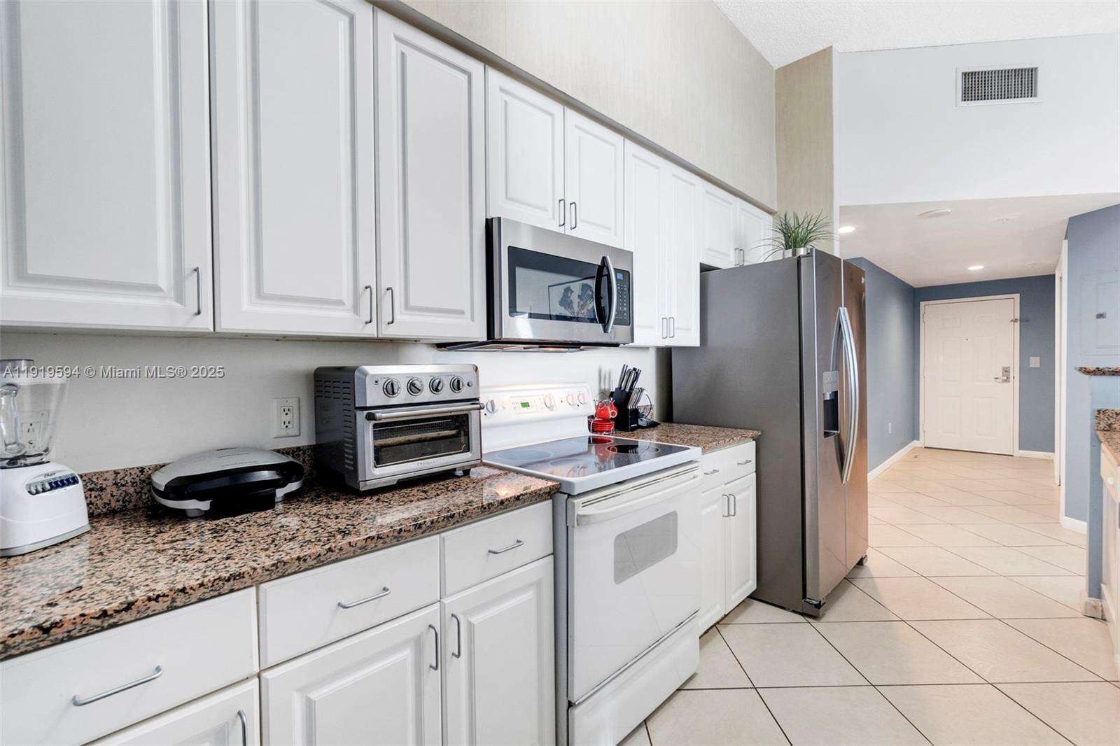 The Mark On Brickell at 1155 Brickell Bay Dr, Miami, FL 33131 - For Rent photo 14